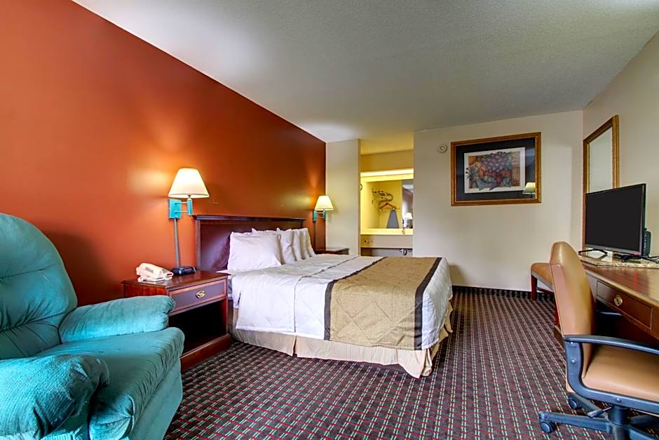 Photo 1 of 4 of 1 King Bed, Accessible