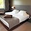 Cleythil Hotel