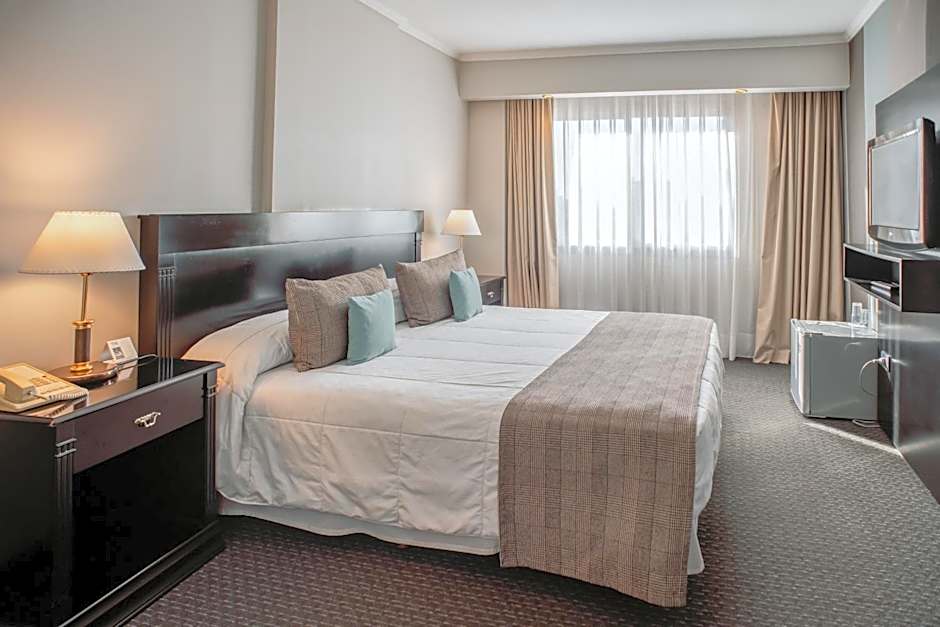 Plaza Real Suites Hotel