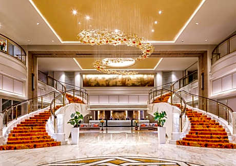 Royal Plaza On Scotts