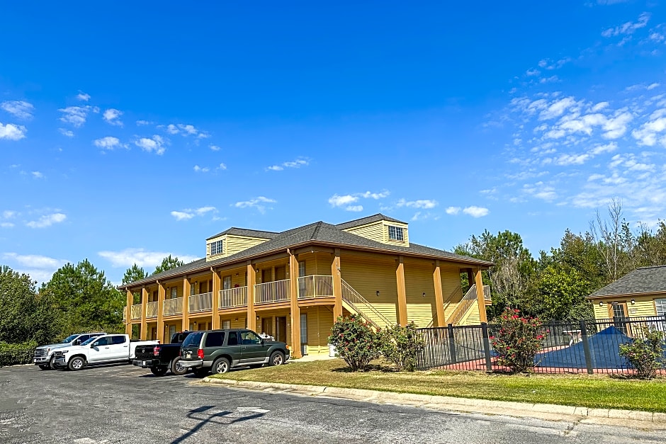 Bonita Lakes Inn