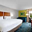 Holiday Inn Express Hotel & Suites Wilmington-University Ctr By IHG