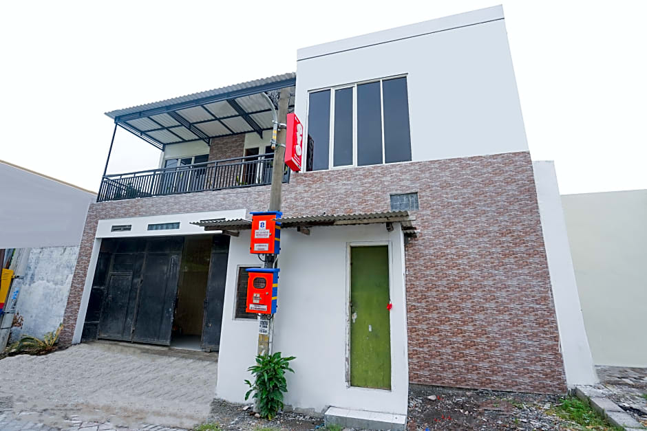 Oyo 1957 Riverside Residence