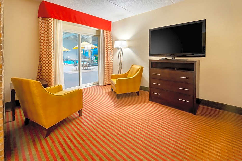 Grand Williston Hotel And Conference Center