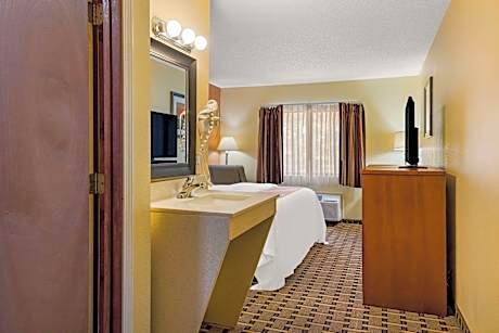 King Room - Accessible/Non-Smoking