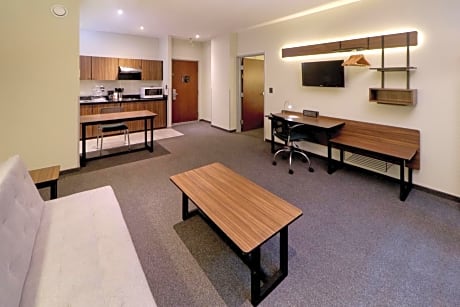 City Express Suites by Marriott Ciudad de México Santa Fe