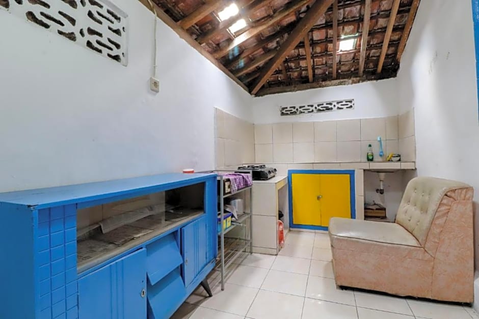 Homestay Ndalem Soewondo by ZUZU