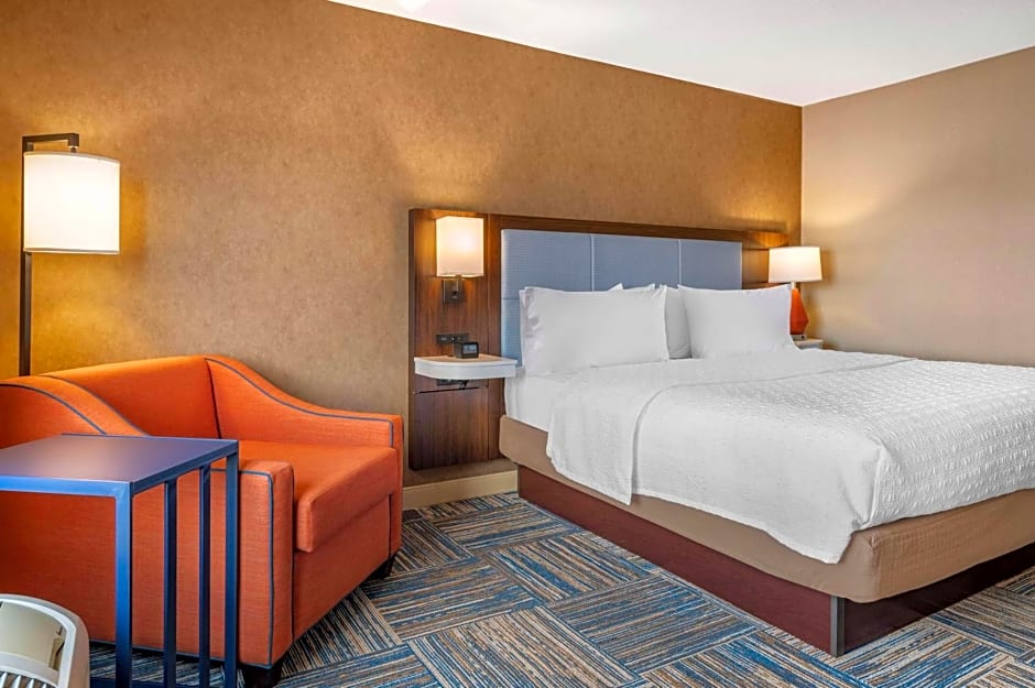 Hampton Inn By Hilton Greenfield, In