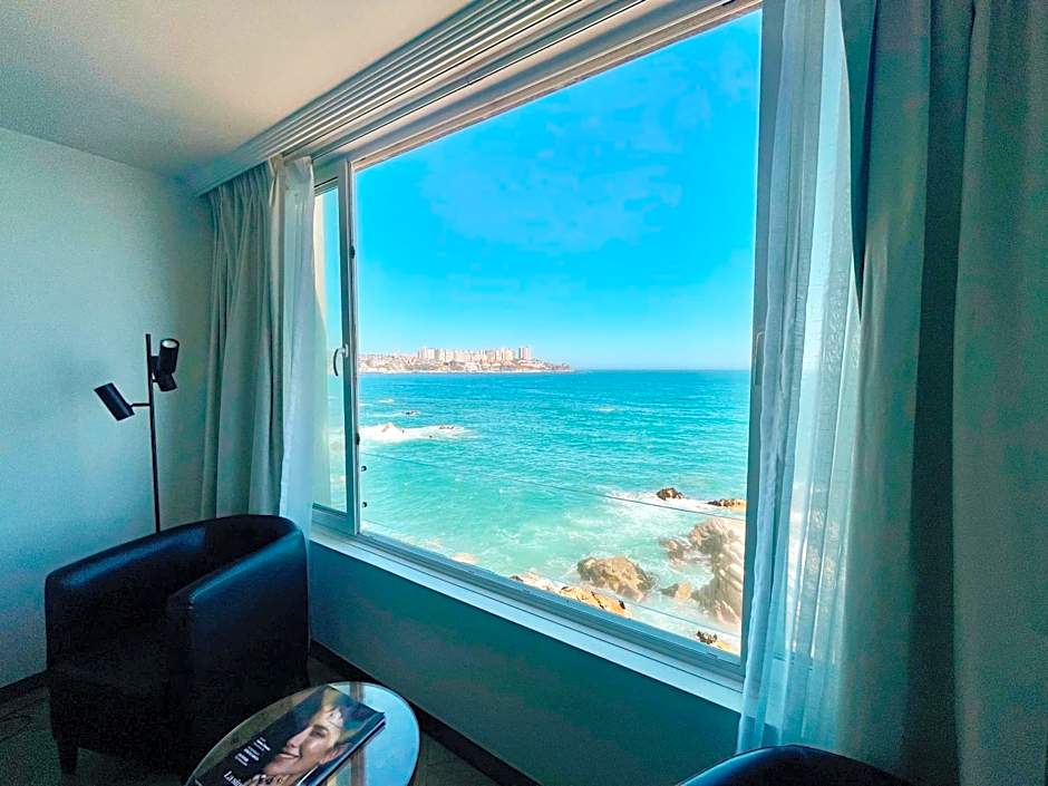 Radisson Blu Acqua Hotel & Spa Concon