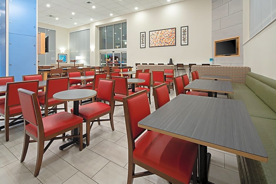 Holiday Inn Express Seattle - Sea-Tac Airport By IHG