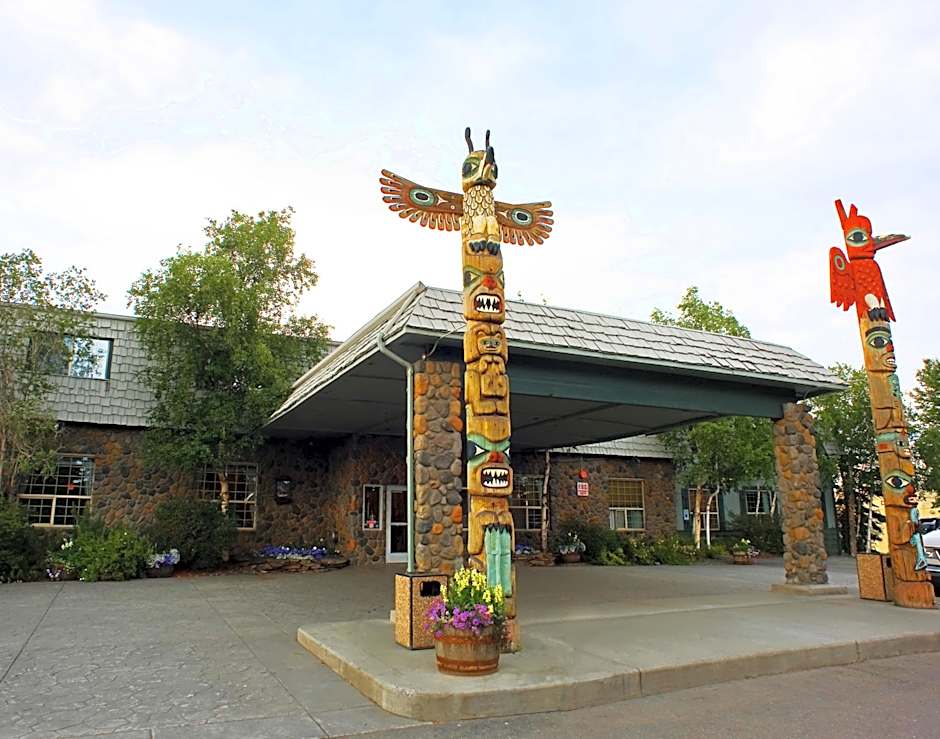 Coast Inn at Lake Hood