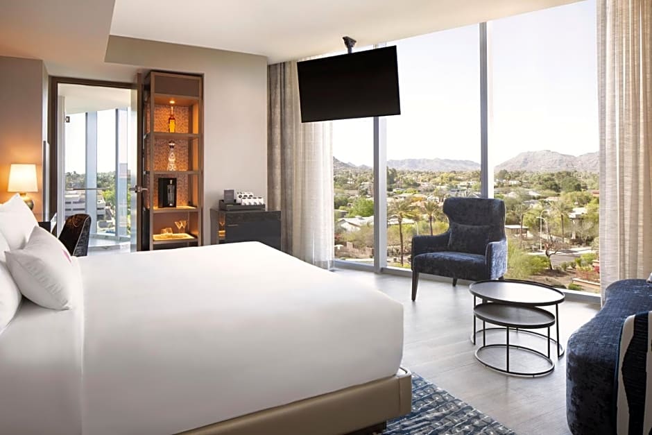 Caesars Republic Scottsdale, a Hilton Hotel