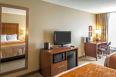 Queen Room with Two Queen Beds - Non-Smoking