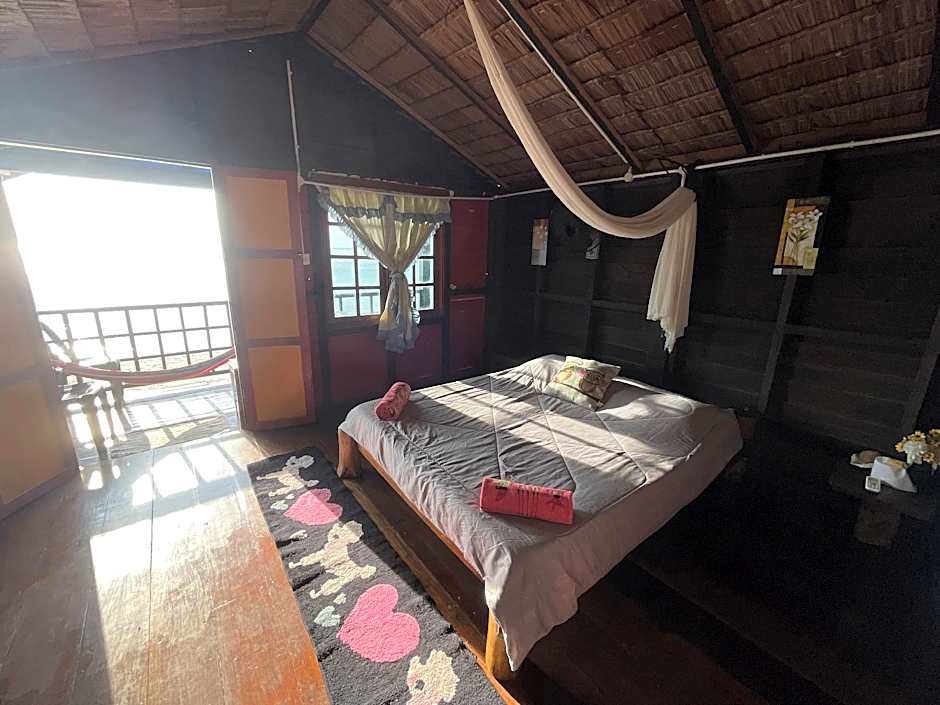 Photo 1 of 11 of Beachfront
