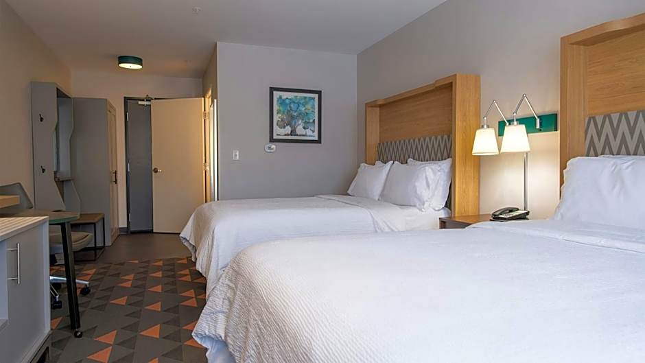 Holiday Inn & Suites Philadelphia W - Drexel Hill by IHG