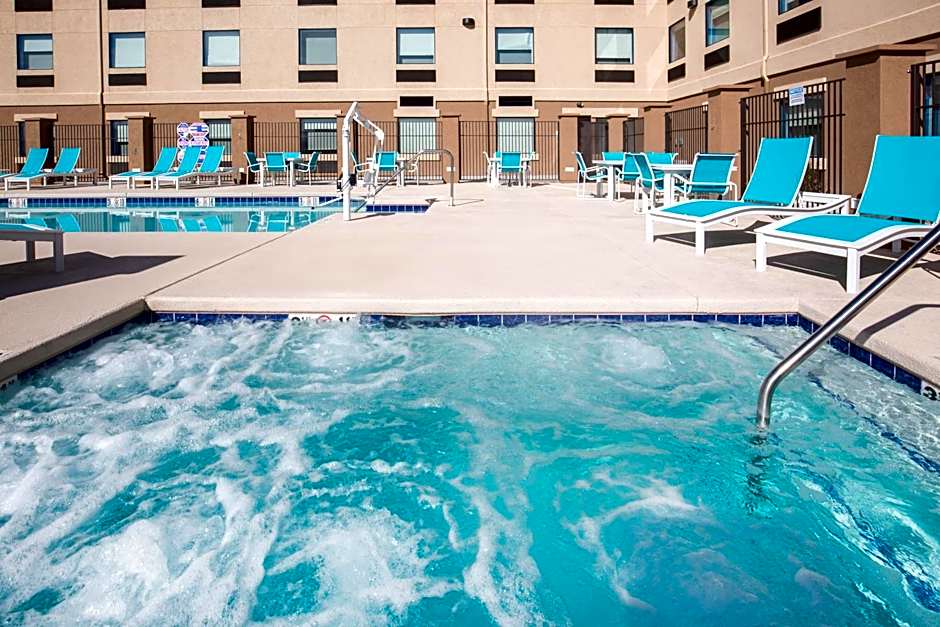 Holiday Inn Express & Suites Pahrump By IHG