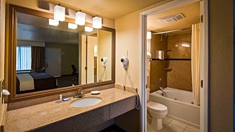 Accessible - 1 King, Mobility Accessible, Communication Assistance, Roll In Shower, Refrigerator, Wi-Fi, Non-Smoking, Full Breakfast