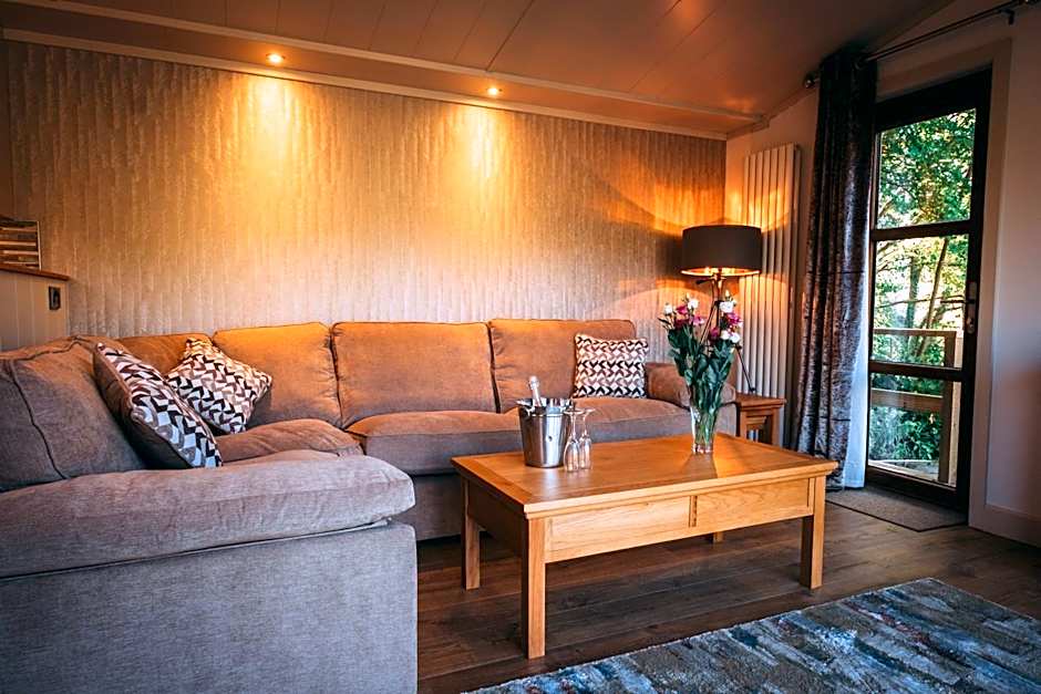 Herons Lake Retreat Hot Tub Lodges