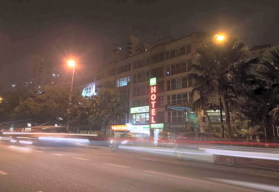 Putra One Avenue Hotel