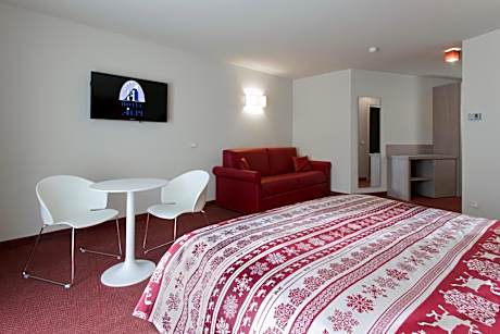 Junior Suite (2 Adults)