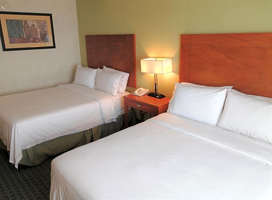 Holiday Inn Express & Suites Toluca Zona Aeropuerto