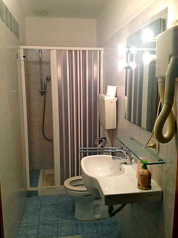 HOTEL SARA