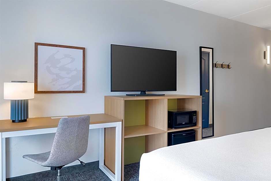 Spark by Hilton California Lexington Park