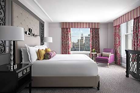 King Room with City View - Hearing Accessible