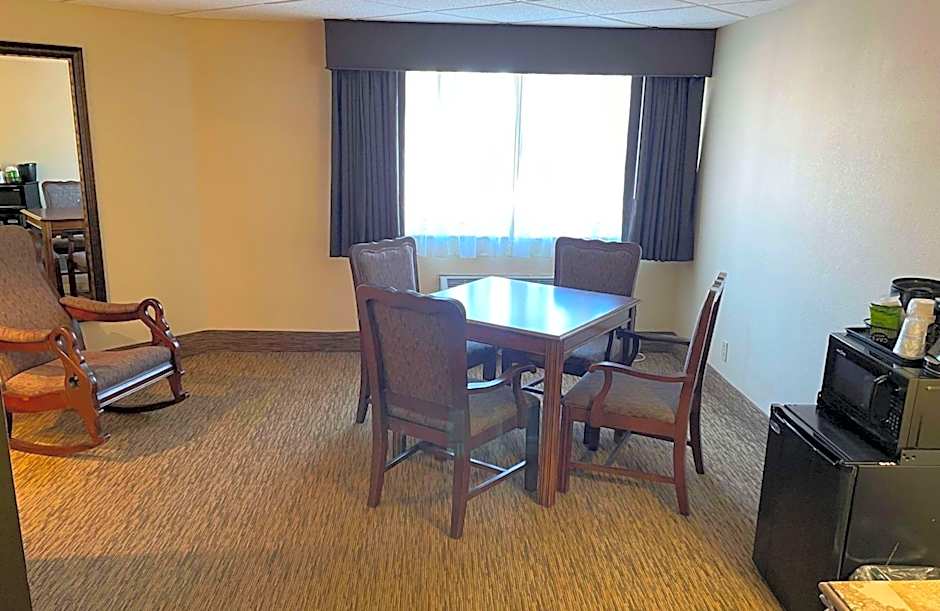 Crossroads Hotel & Event Center