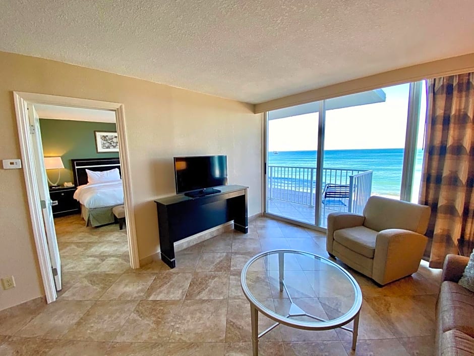 Radisson Suite Hotel Oceanfront