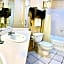 Weston Inn & Suites