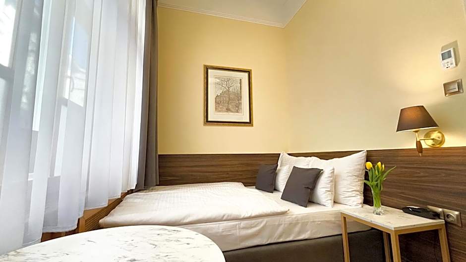 City Pension Stephansplatz I Self Check In I AC in all rooms