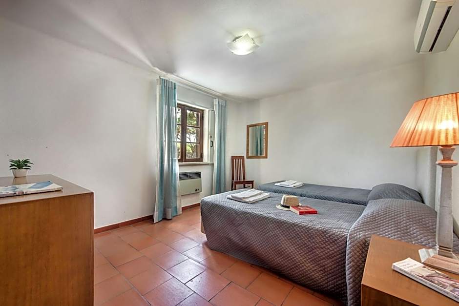 Perfect Retreat Overlooking Pinhal Golf Course, Private pool, Off-street parking