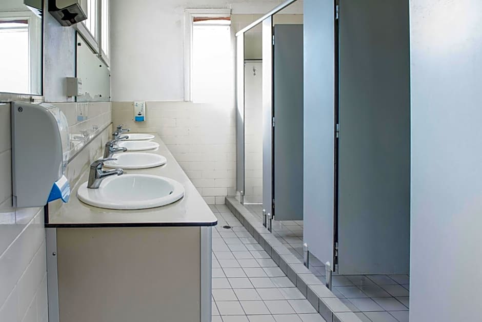 Sundancer Backpackers Hostel