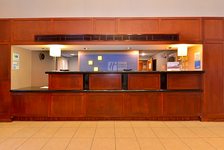 Holiday Inn Express Seaford-Route 13