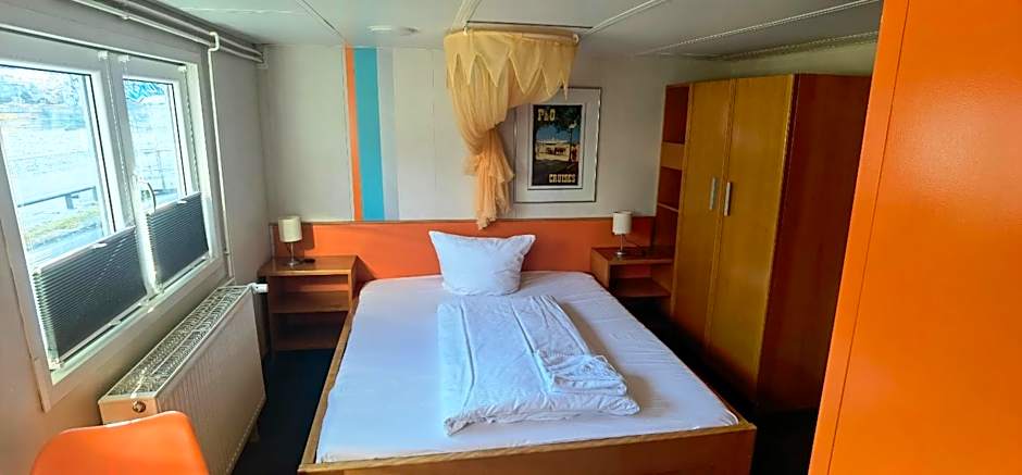 Shipotel-Berlin GmbH, Shipotel Eastern & Shipotel Western