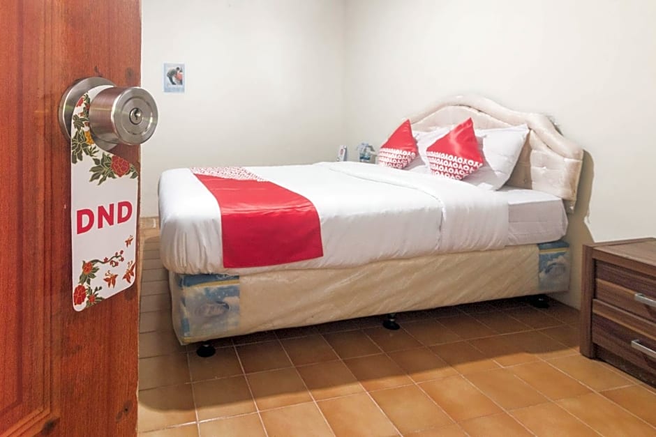 OYO 1688 Collin Beach Hotel