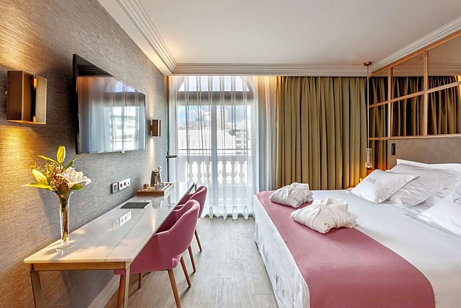 Barcelo Emperatriz Hotel