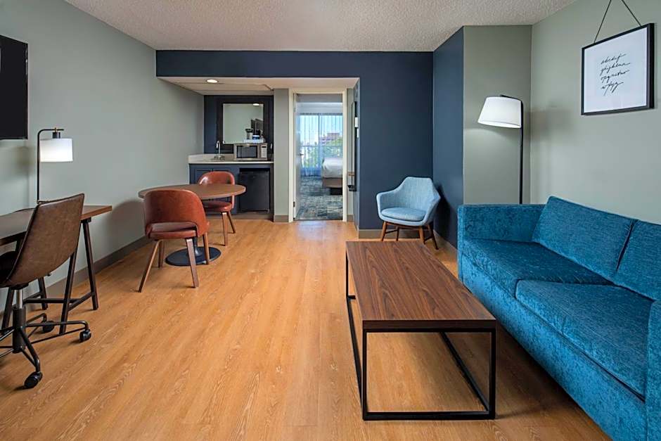 Four Points by Sheraton Suites Tampa Airport Westshore