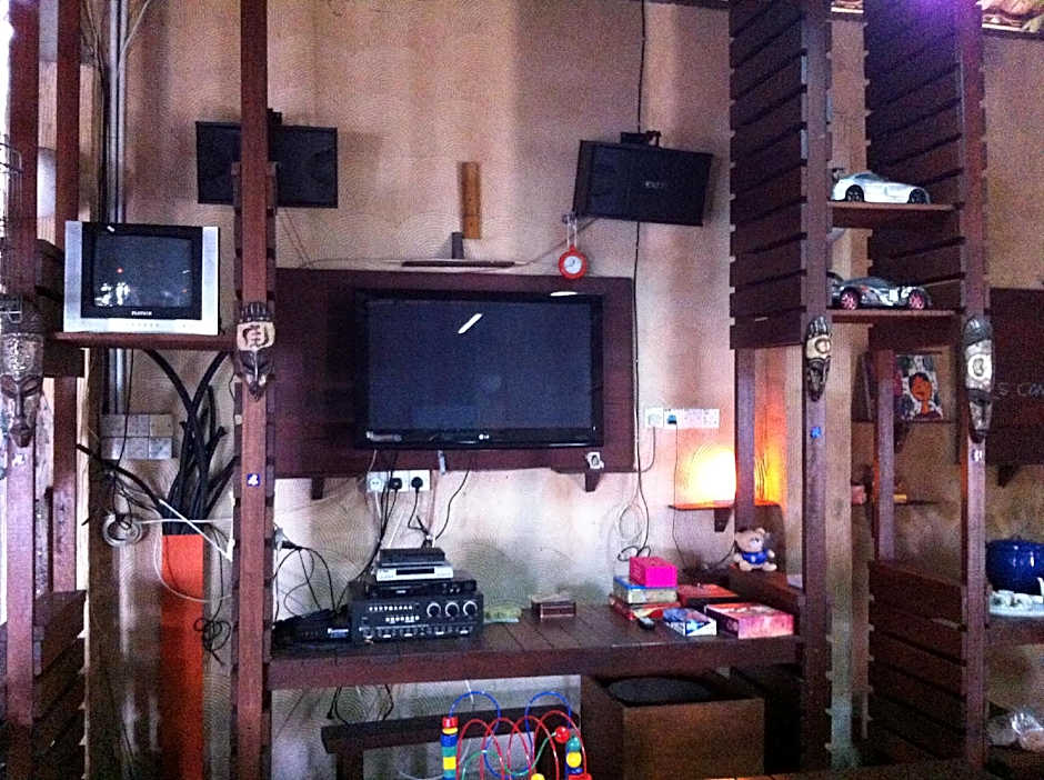 TNT Novelty Vacation House