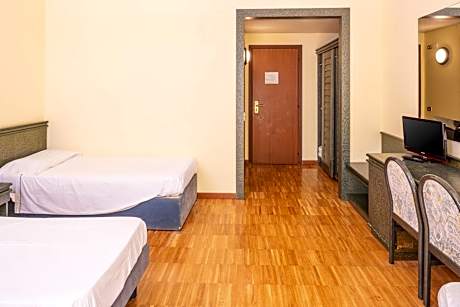 Quadruple Room with Mountain View