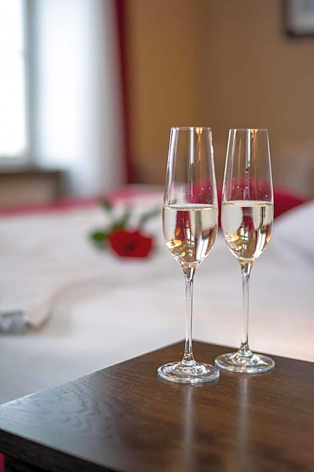 Red Baron Hotel & Restaurant