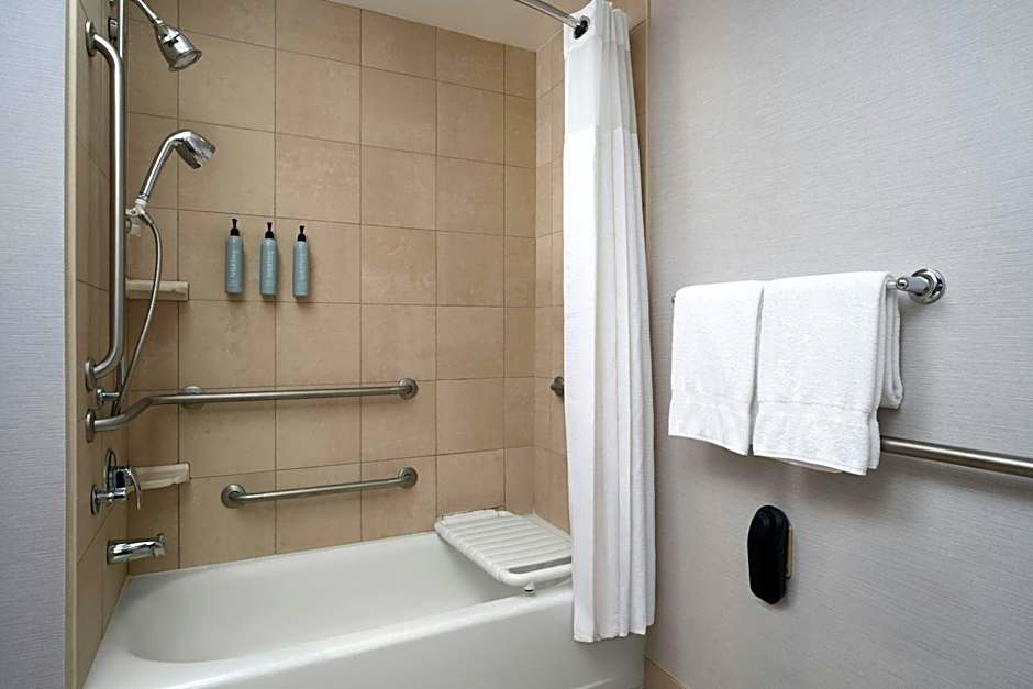Courtyard by Marriott Dayton-University of Dayton