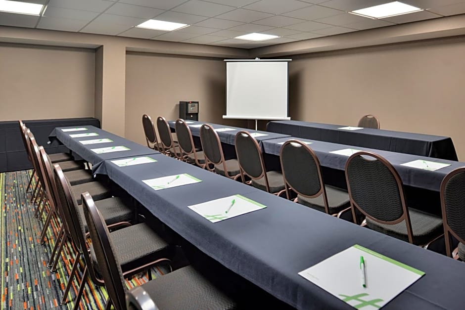 Holiday Inn Hotel & Suites Rochester - Marketplace By IHG