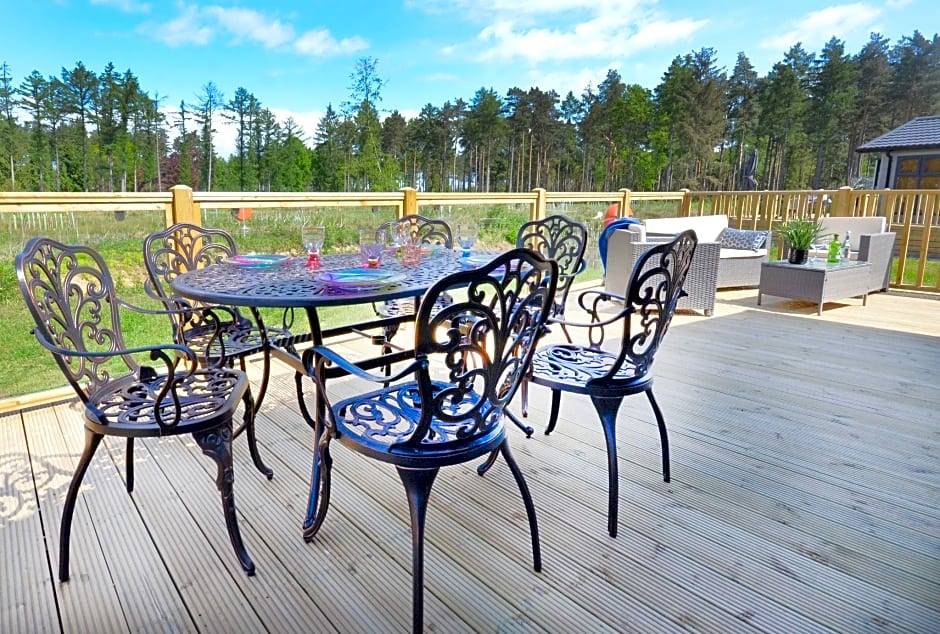 Hollicarrs - Lilypad Lodge