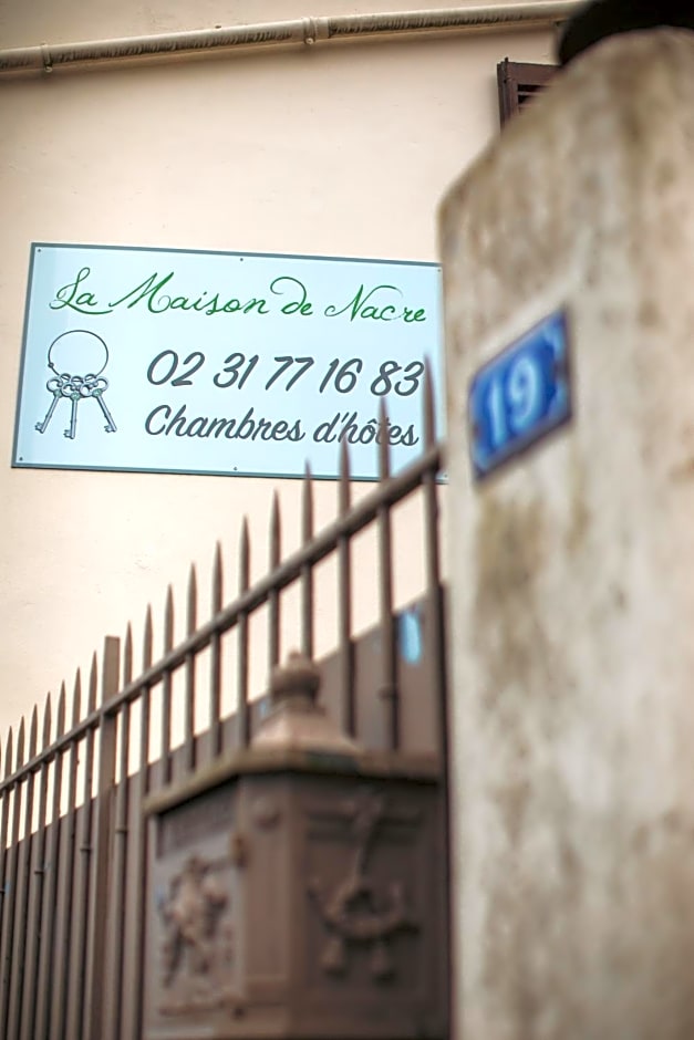 LA MAISON DE NACRE