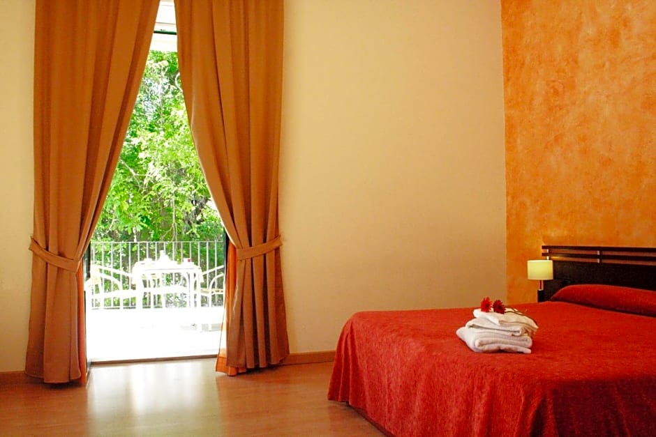 San Max Hotel