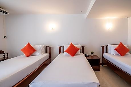 Triple Room with City View