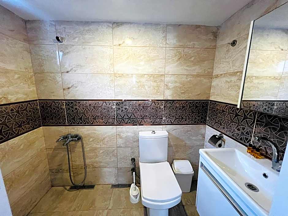 Giritli Rum Meyhanesi & Butik Otel