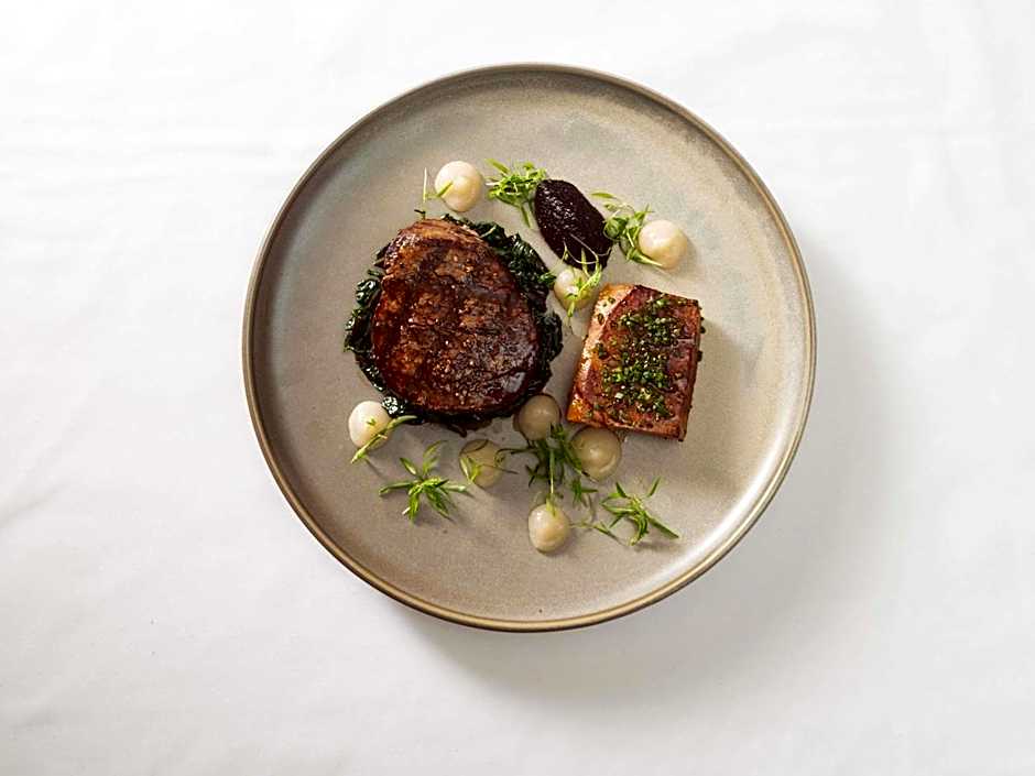 Pullman Reef Hotel Casino